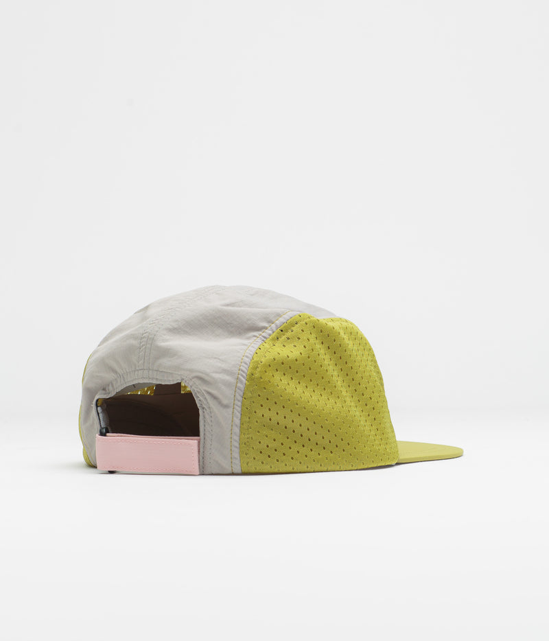 Columbia Wingmark Cap in Peppercorn and Pink Agate / Flint Grey