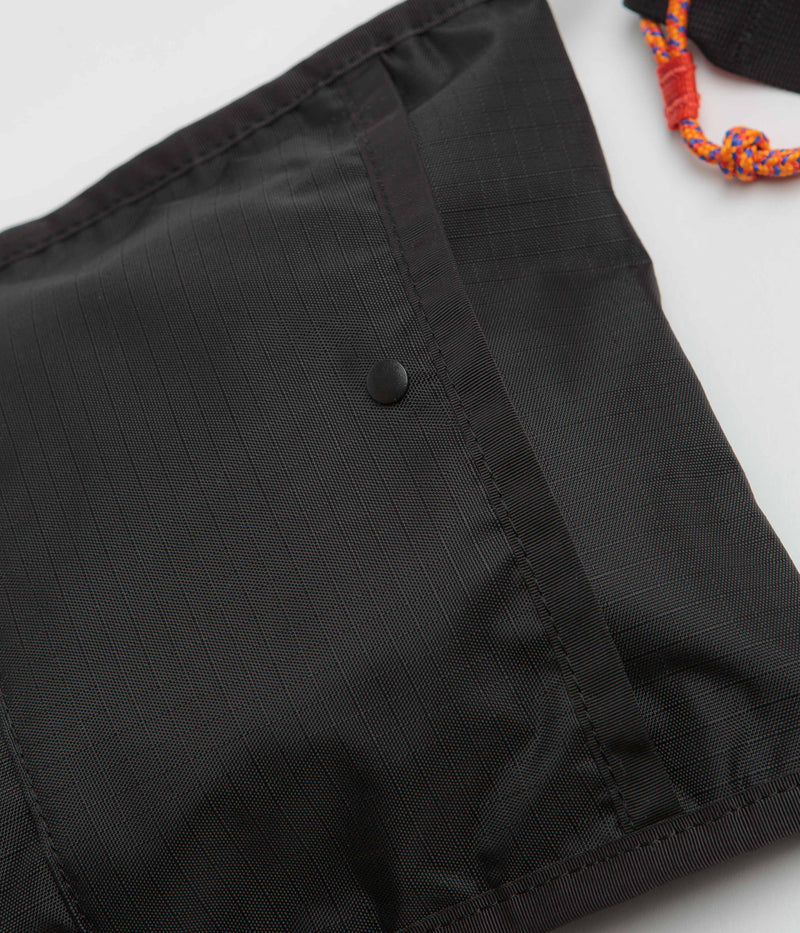 Cotopaxi Lista Cada Dia 2L Lightweight Crossbody Bag in Black