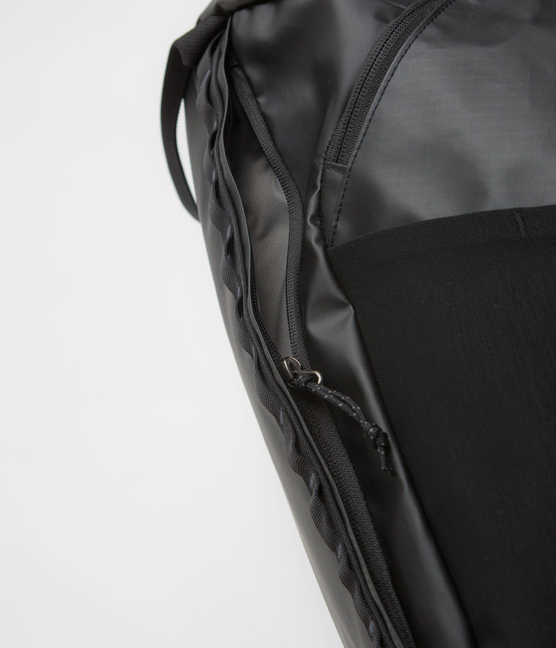 Patagonia Black Hole Backpack 32L in Black and Black