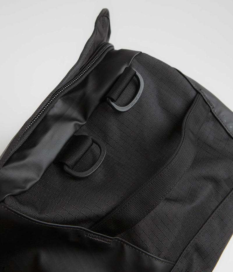 Patagonia Black Hole Duffel Bag 40L in Black and Black