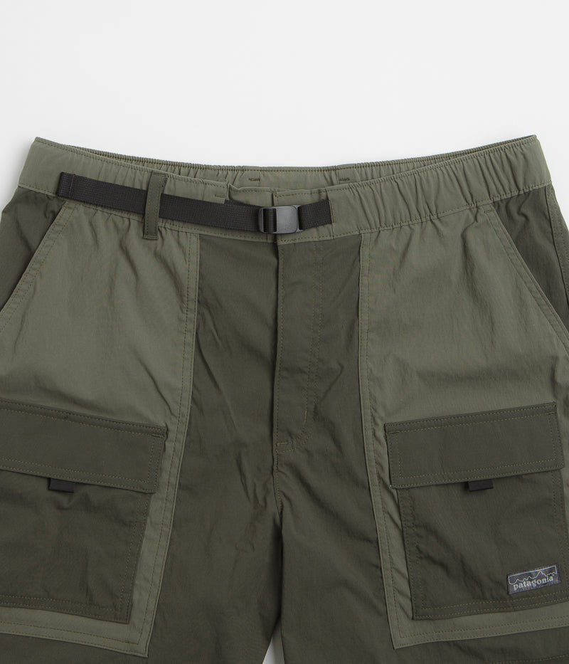 Patagonia Outdoor Everyday 6" Shorts in Pine Needle Green