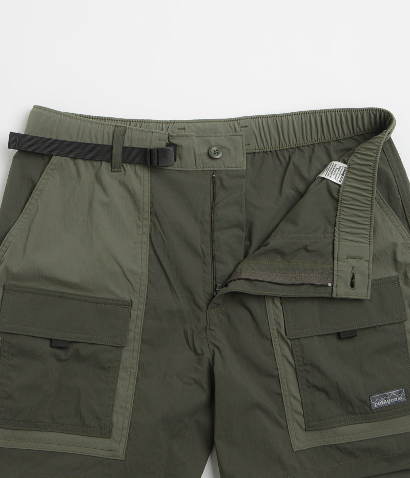 Patagonia Outdoor Everyday 6" Shorts in Pine Needle Green