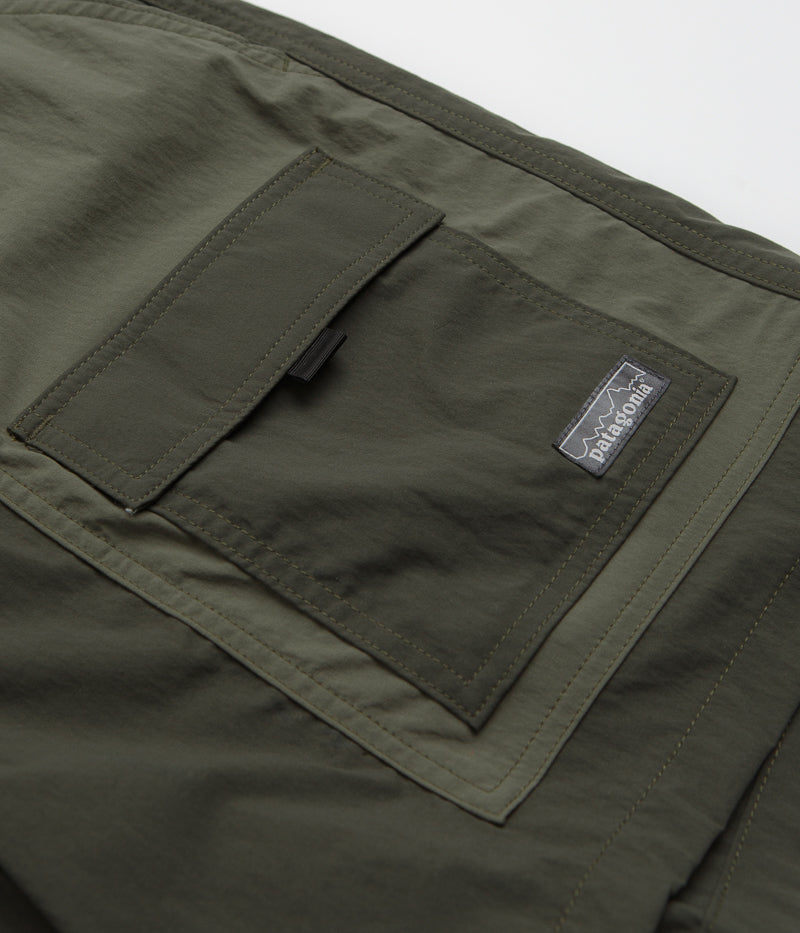 Patagonia Outdoor Everyday 6" Shorts in Pine Needle Green
