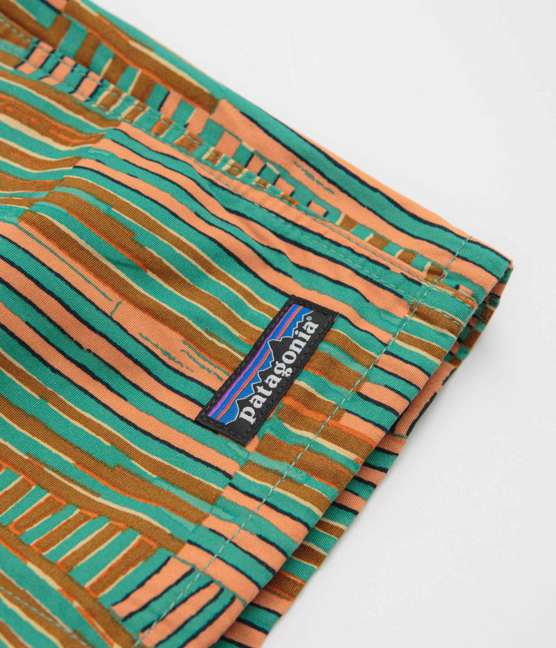 Patagonia Womens Funhoggers Shorts in Quilty Fitz: Heartleaf Green