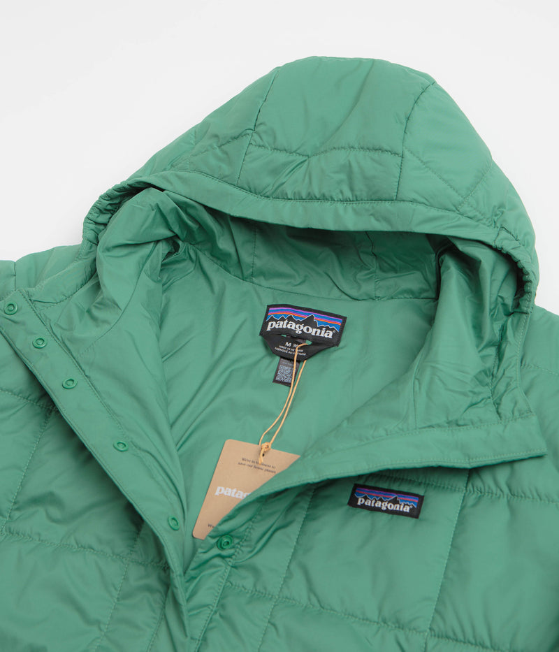 Patagonia Womens Light Gust Hooded Pullover Jacket in Heartleaf Green
